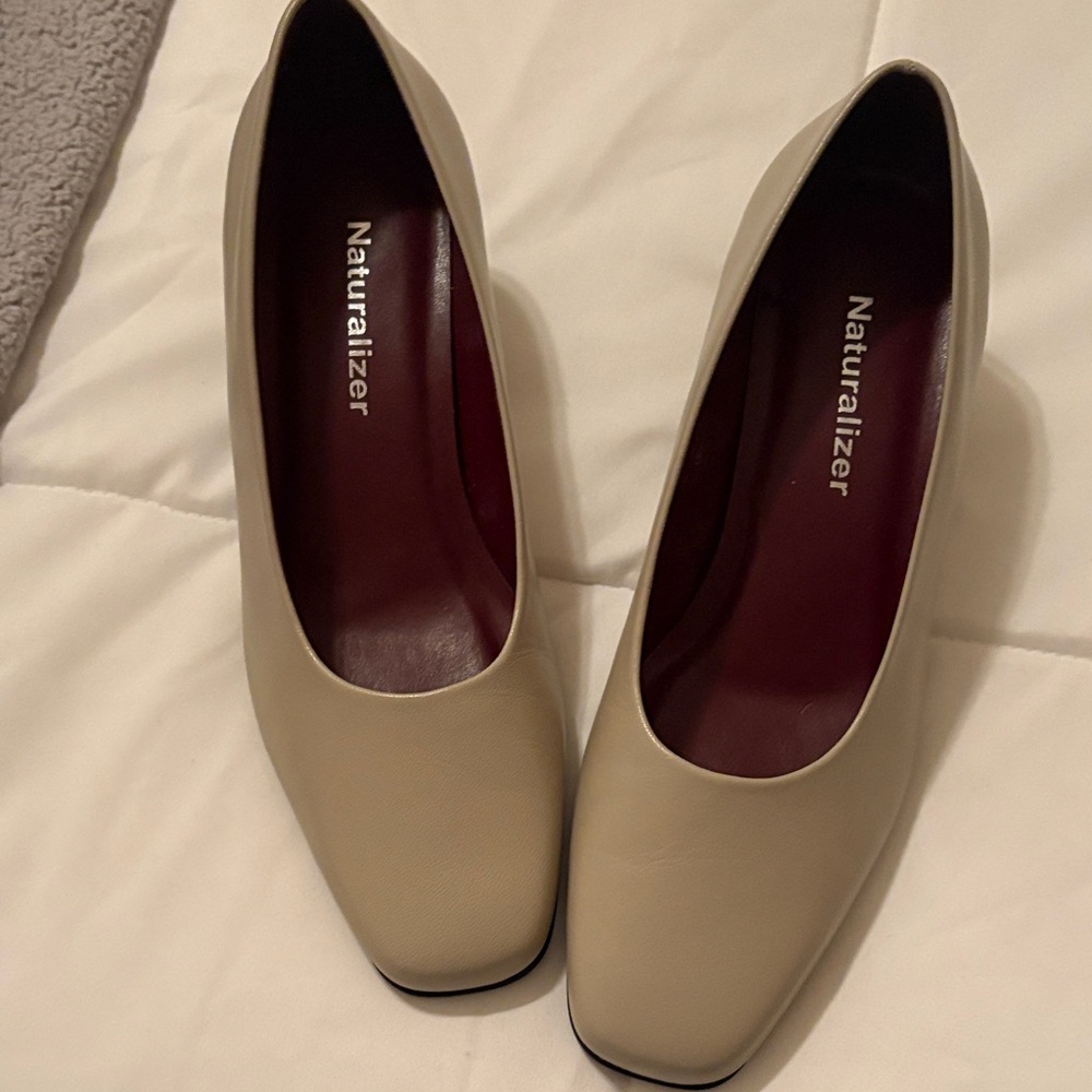 Naturalizer Cream Square-Toe Heels